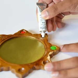 Palette Mandala ronde aquarelle en teck et laiton – (édition limitée)